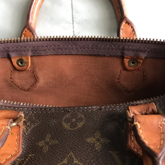 Vintage Pre-1980 Louis Vuitton Speedy 30. - Picture 9 of 16